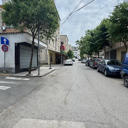 Umbrella House Тирана