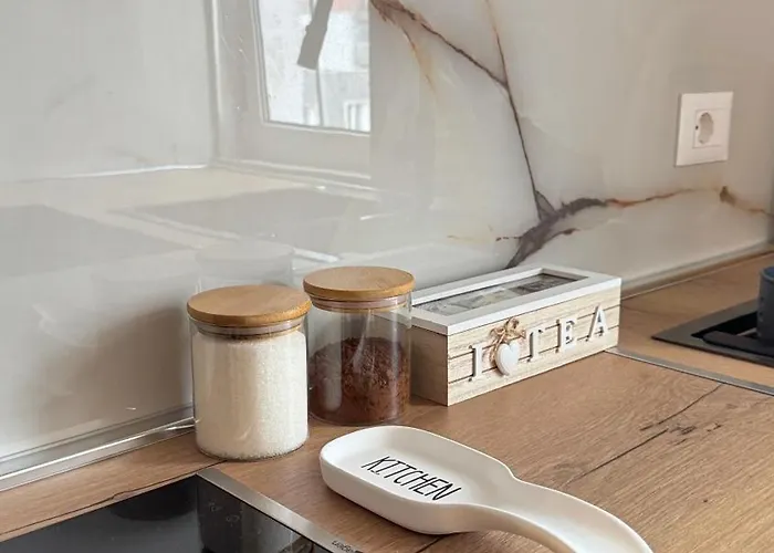 Umbrella House Тирана