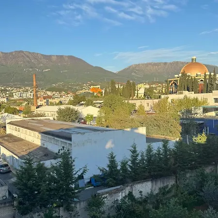 Umbrella House 아파트 티라나