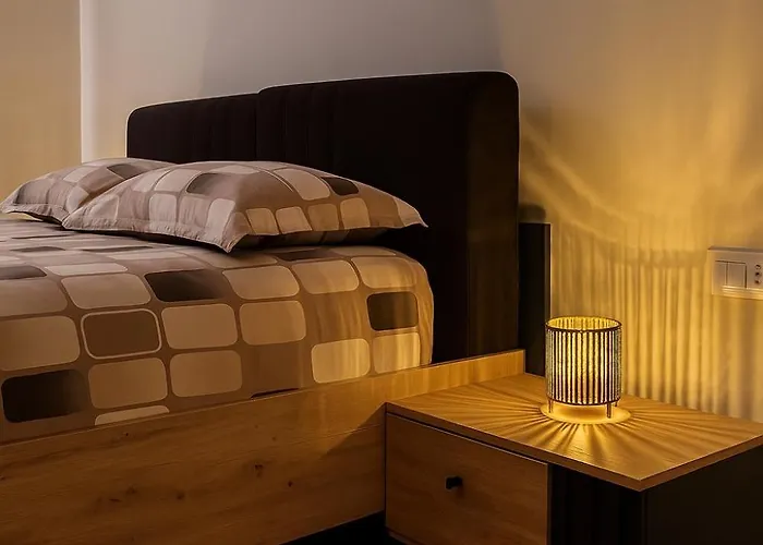 Umbrella House * טיראנה