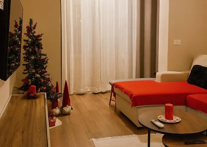 Umbrella House טיראנה